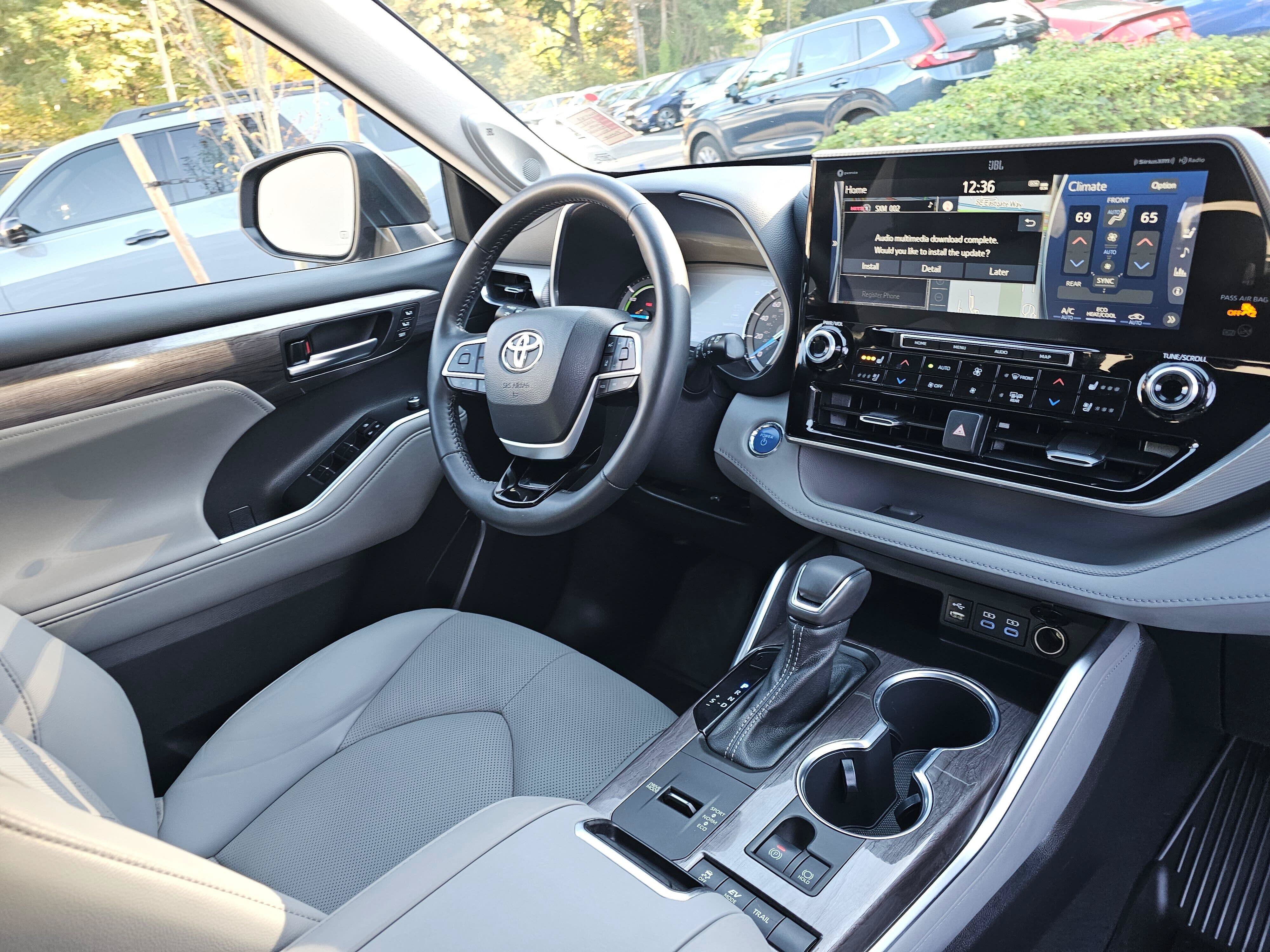 Used 2022 Toyota Highlander Platinum AWD/4WD image 10