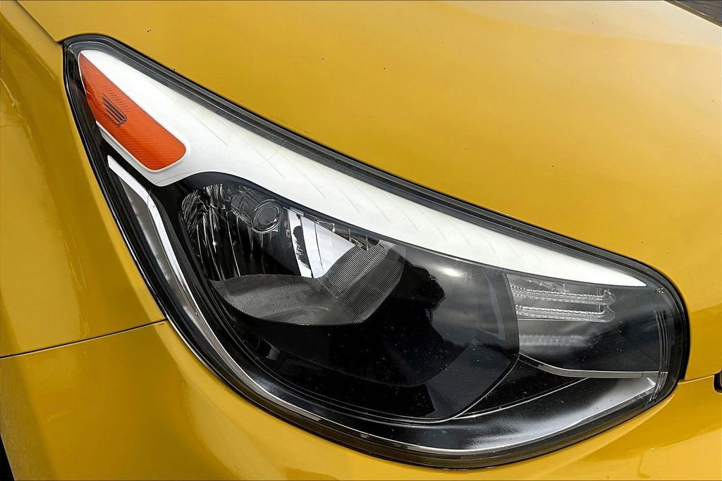 Used 2015 Kia Soul + FWD image 28