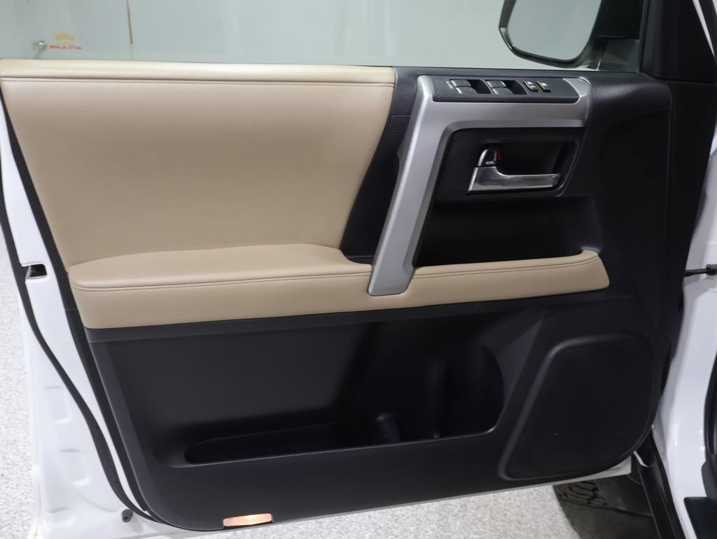 Used 2018 Toyota 4Runner SR5 Premium AWD/4WD image 13