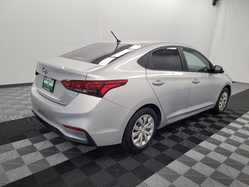 Used 2022 Hyundai Accent SE w/ Cargo Package FWD image 9
