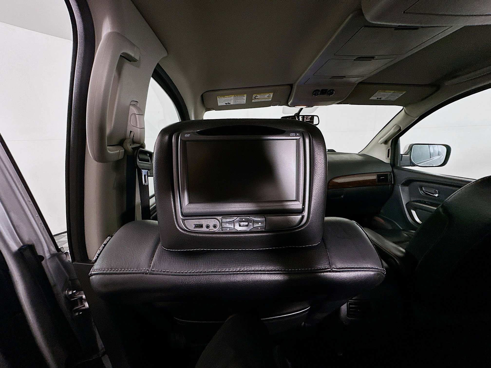 Used 2015 Nissan Armada Platinum w/ 2nd Row Captain Seat Package image 34