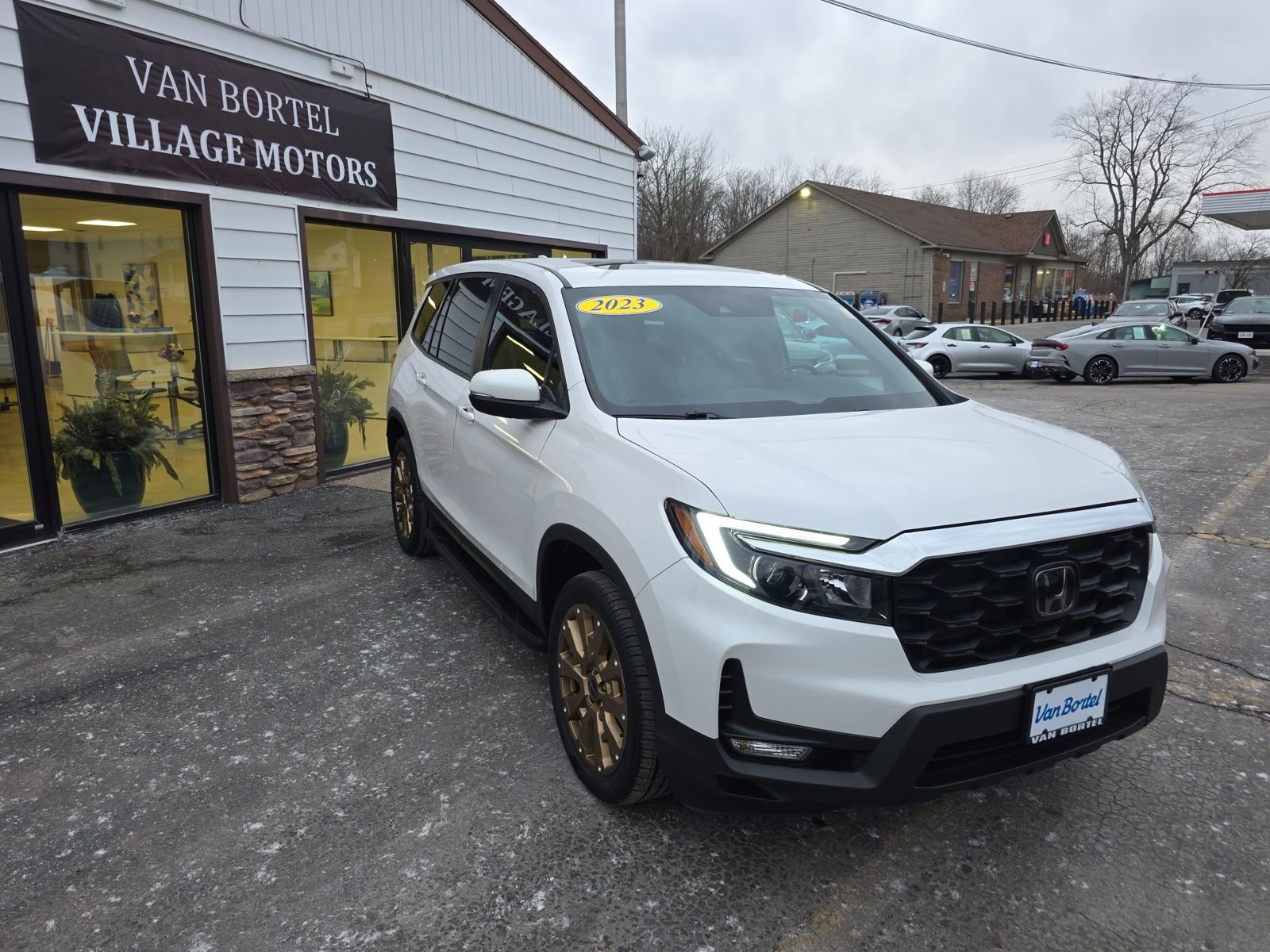 Used 2023 Honda Passport EX-L image 4