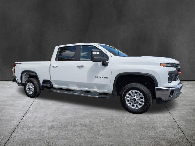 Used 2025 Chevrolet Silverado 2500 LT w/ Convenience Package AWD/4WD image 2