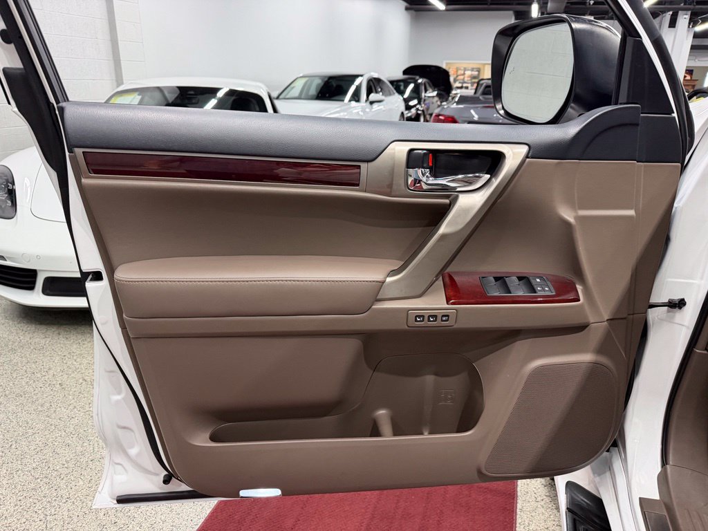 Used 2019 Lexus GX 460 Premium AWD/4WD image 16