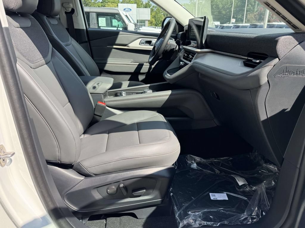 New 2026 Ford Explorer Active w/ Active Comfort Package AWD/4WD image 13