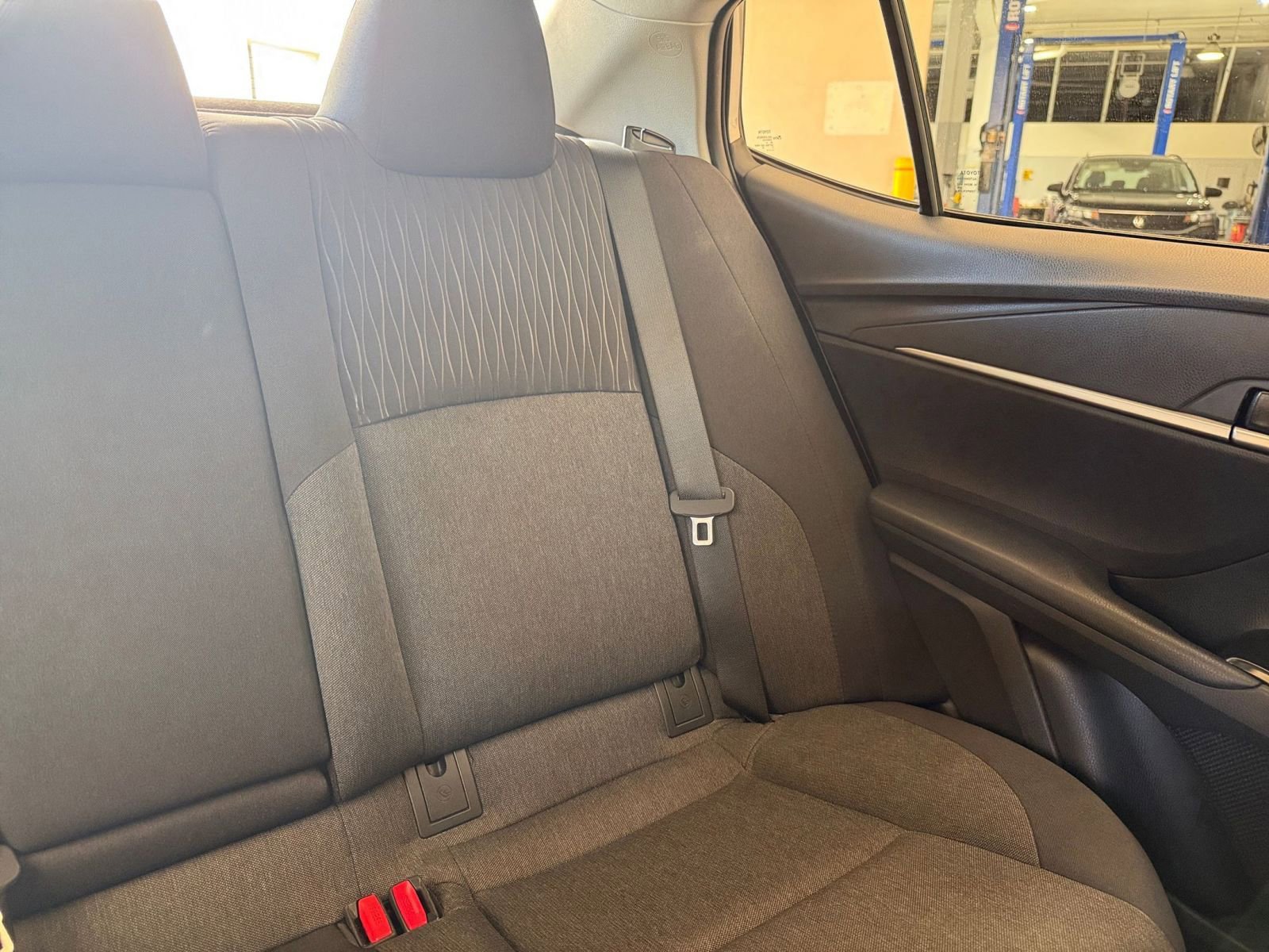 Used 2025 Toyota Camry LE image 31