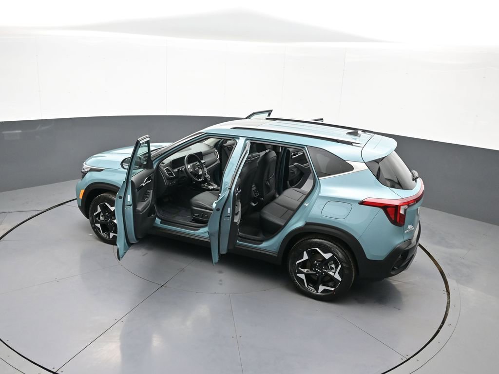 Certified 2025 Kia Seltos EX w/ EX Sunroof Package image 45