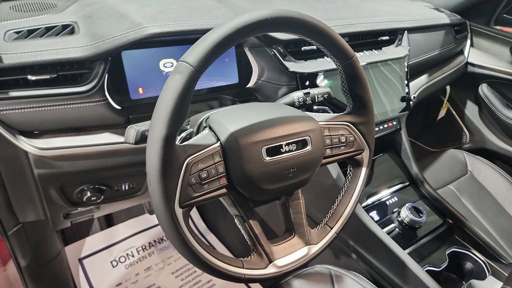 New 2026 Jeep Grand Cherokee L Limited image 18