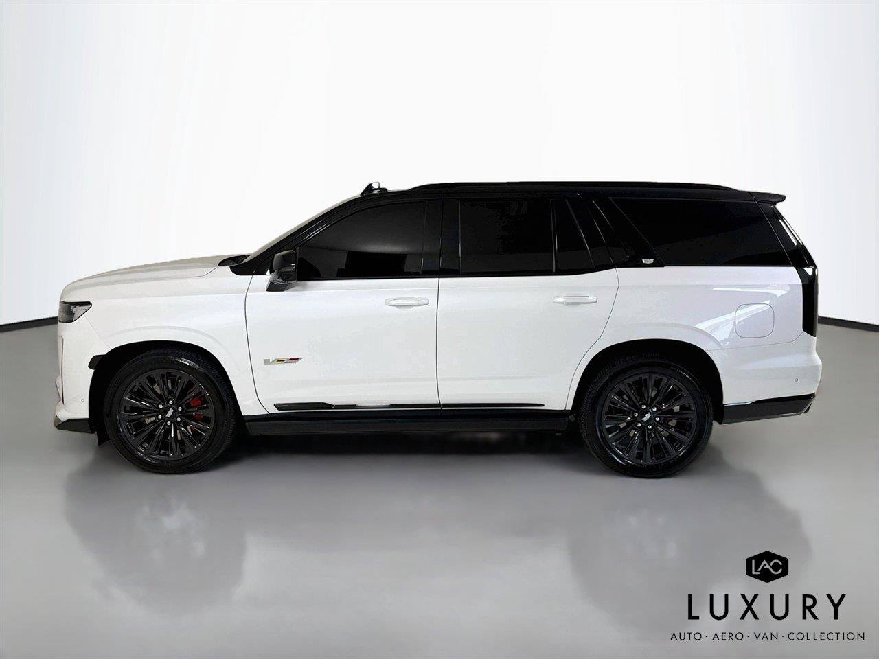 Used 2023 Cadillac Escalade V w/ LPO, ONYX Package AWD/4WD image 8