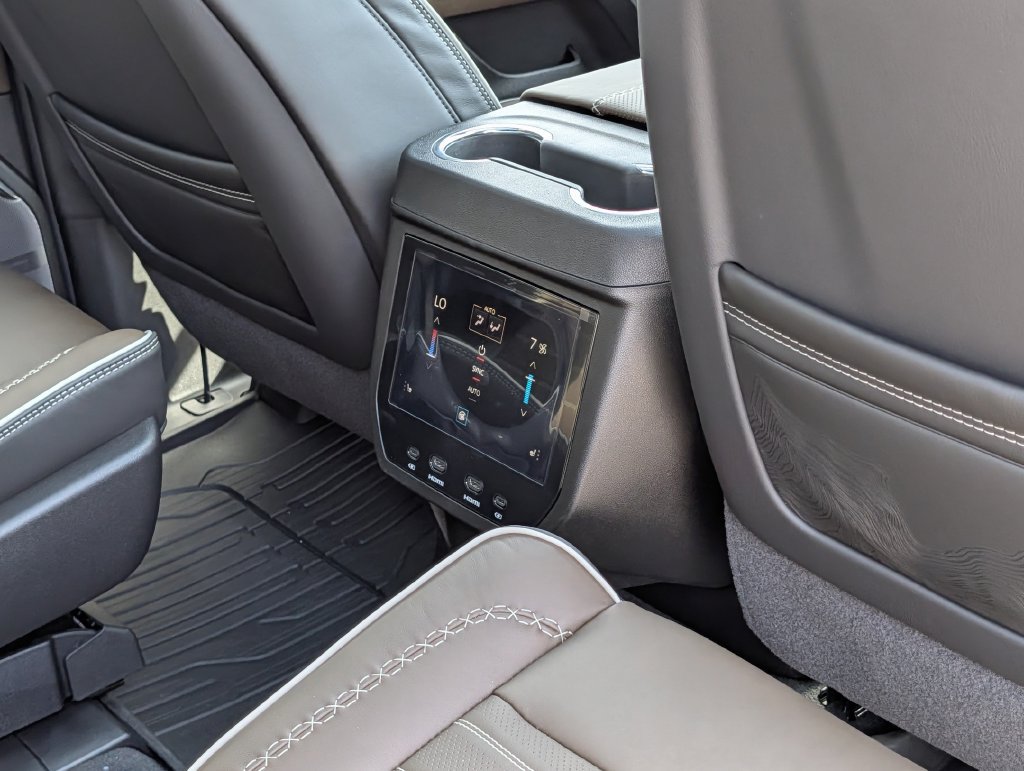 New 2027 GMC Yukon Denali Ultimate AWD/4WD image 33