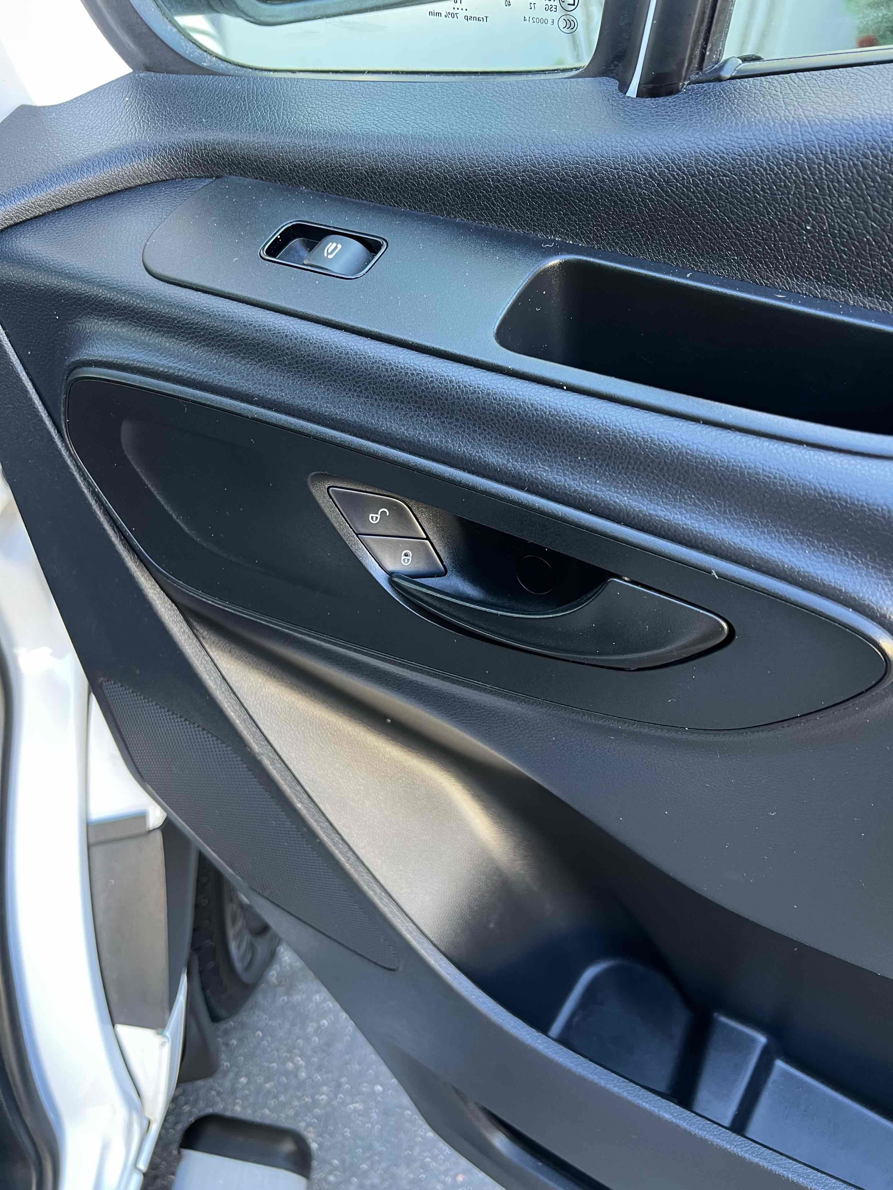 Used 2019 Mercedes-Benz Sprinter 2500 w/ Driver Convenience Package image 78