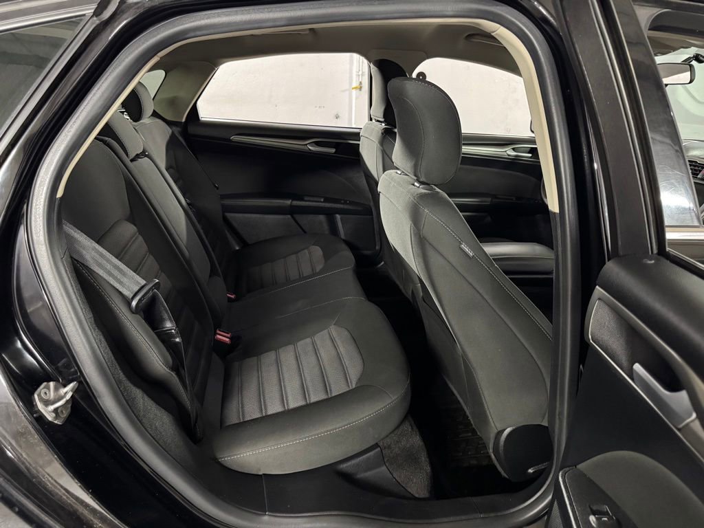 Used 2018 Ford Fusion SE w/ Fusion SE Technology Package FWD image 42