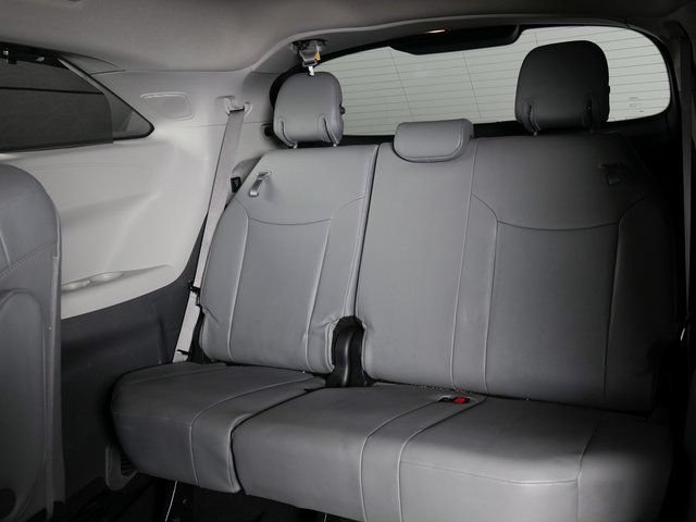 Used 2023 Toyota Sienna Limited AWD/4WD image 20