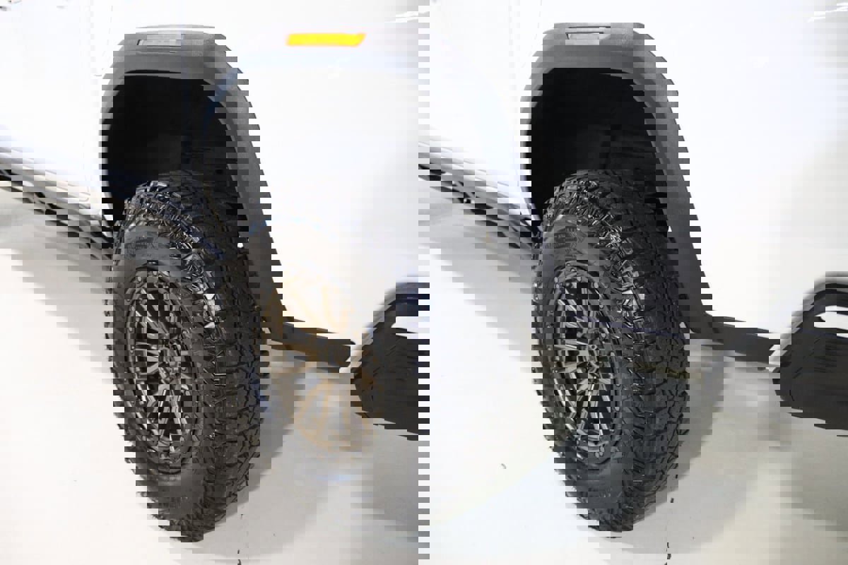 Used 2023 GMC Canyon AT4X image 71