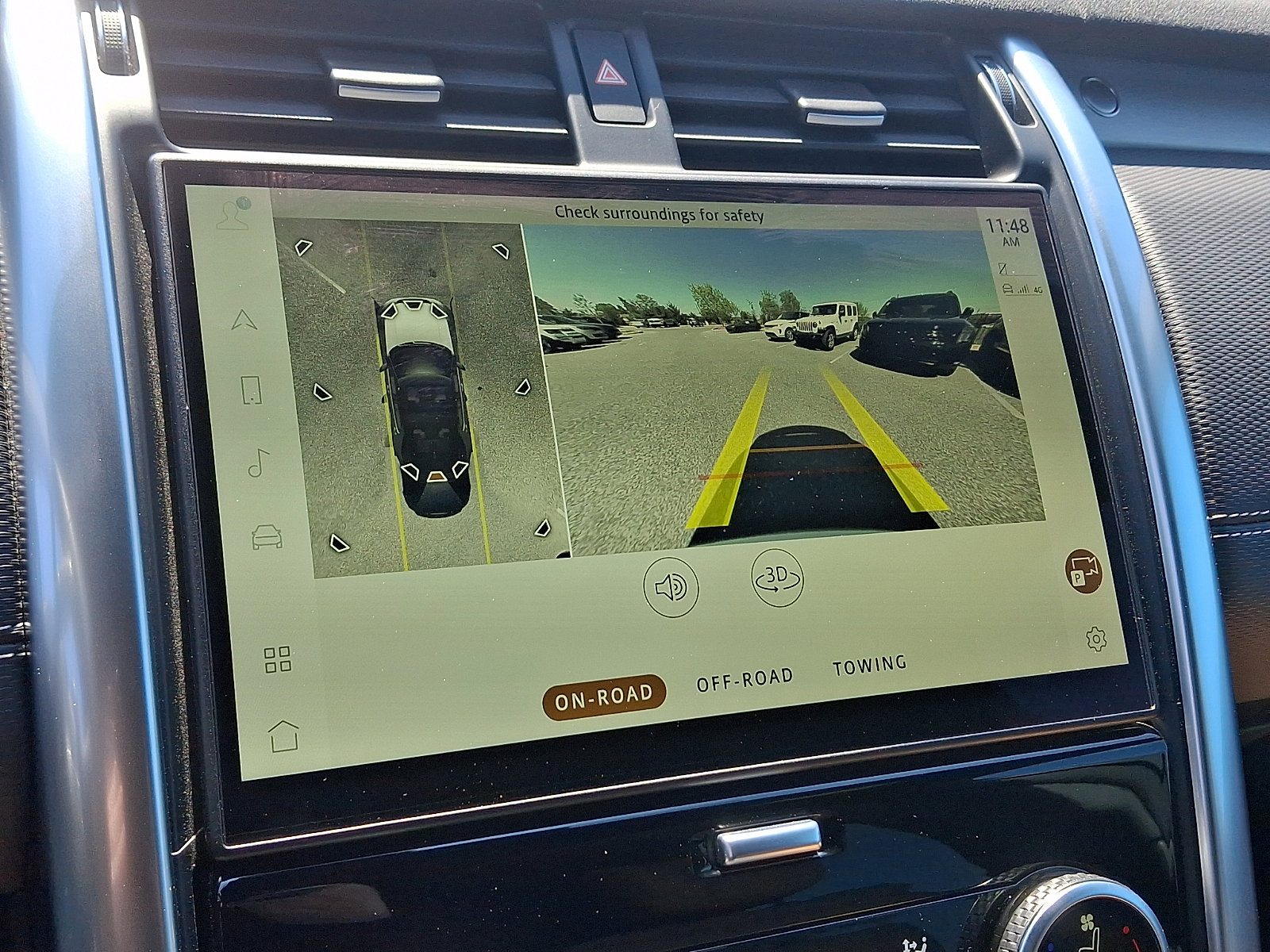 Used 2024 Land Rover Discovery Dynamic SE image 20