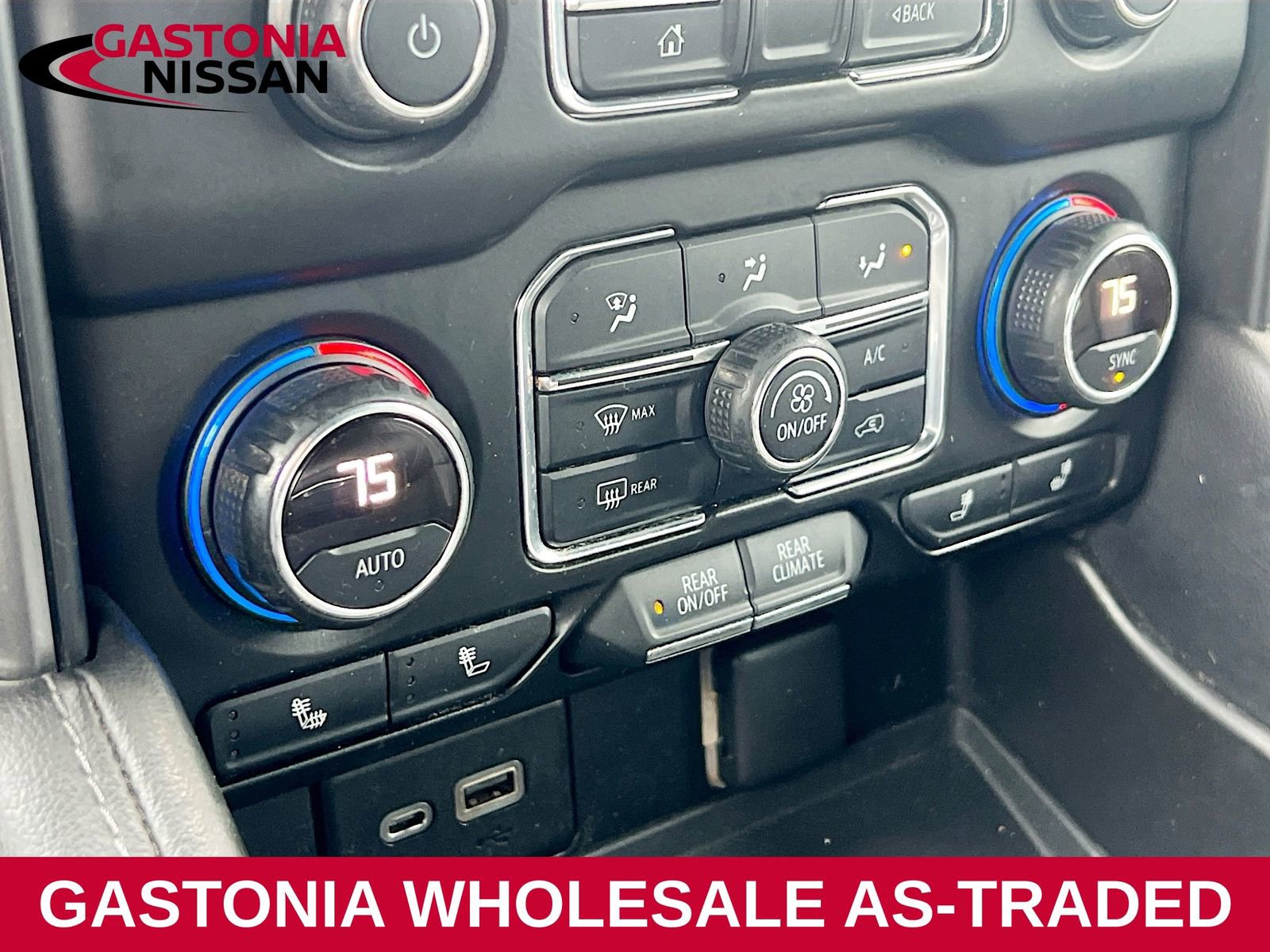 Used 2021 Chevrolet Suburban LT image 16