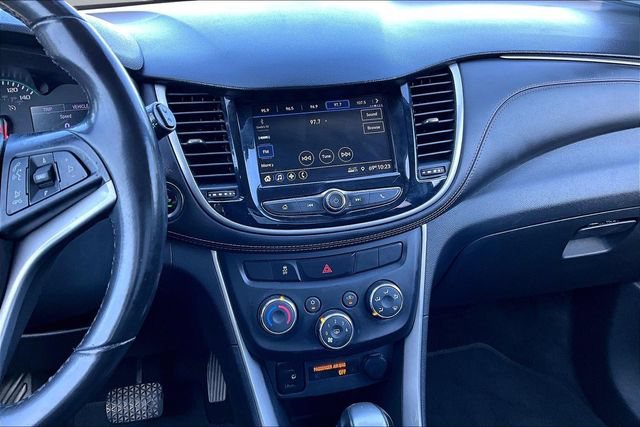 Used 2019 Chevrolet Trax LT w/ LT Convenience Package AWD/4WD image 9