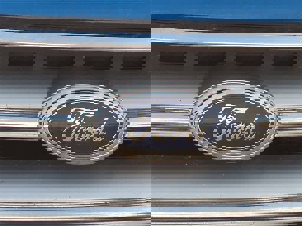 Used 2017 Ford Escape Titanium w/ Equipment Group 301A image 11