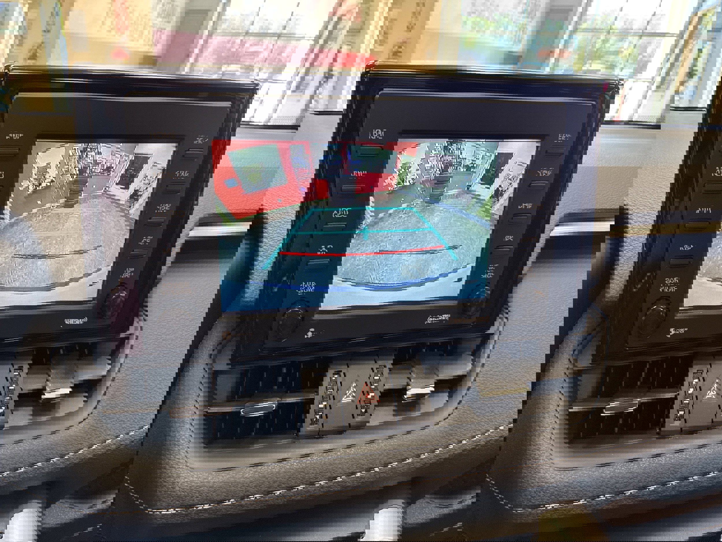 Used 2021 Toyota RAV4 XLE Premium image 38