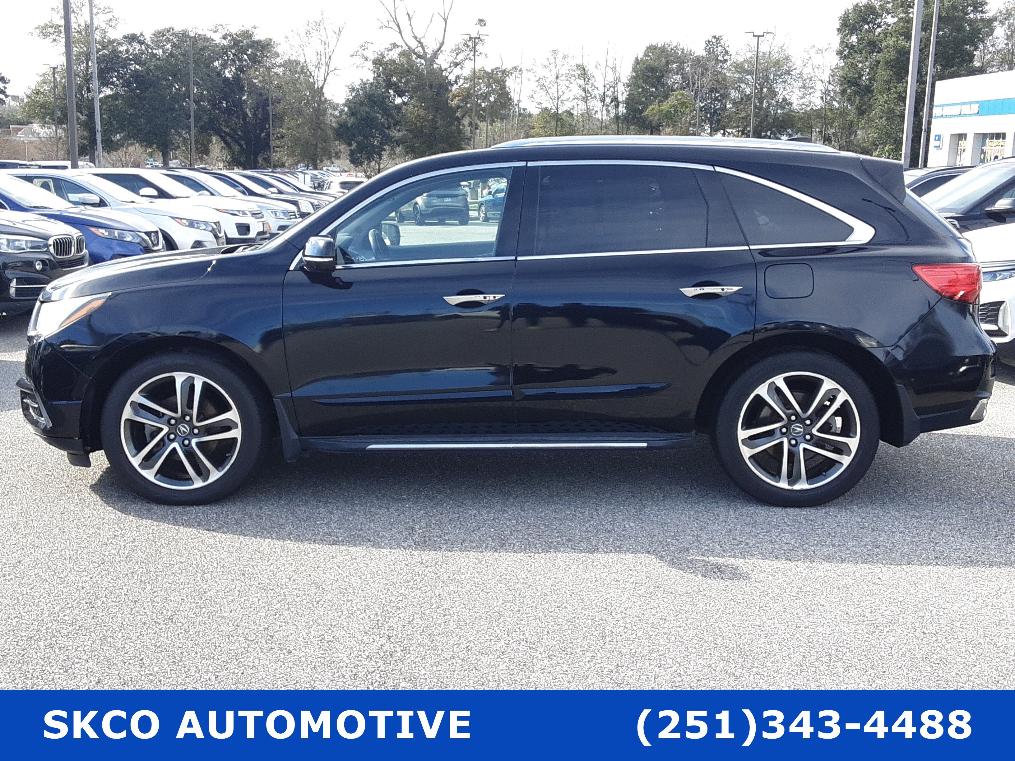 Used 2017 Acura MDX SH-AWD w/ Advance Package image 2