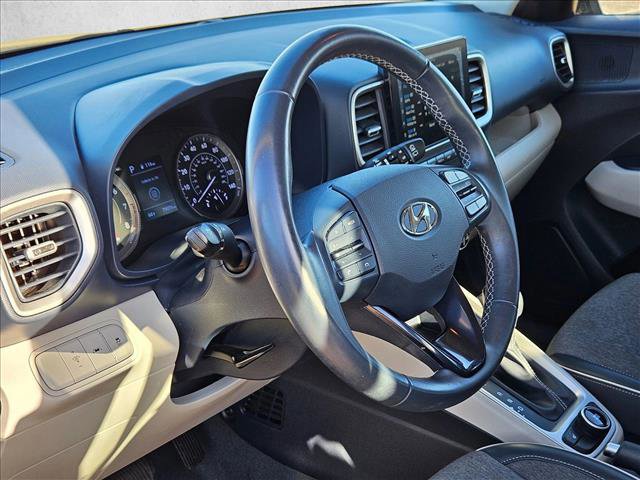 Used 2020 Hyundai Venue image 9