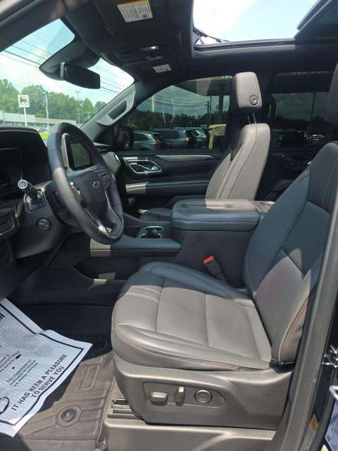 Used 2024 Chevrolet Tahoe RST w/ Luxury Package AWD/4WD image 5