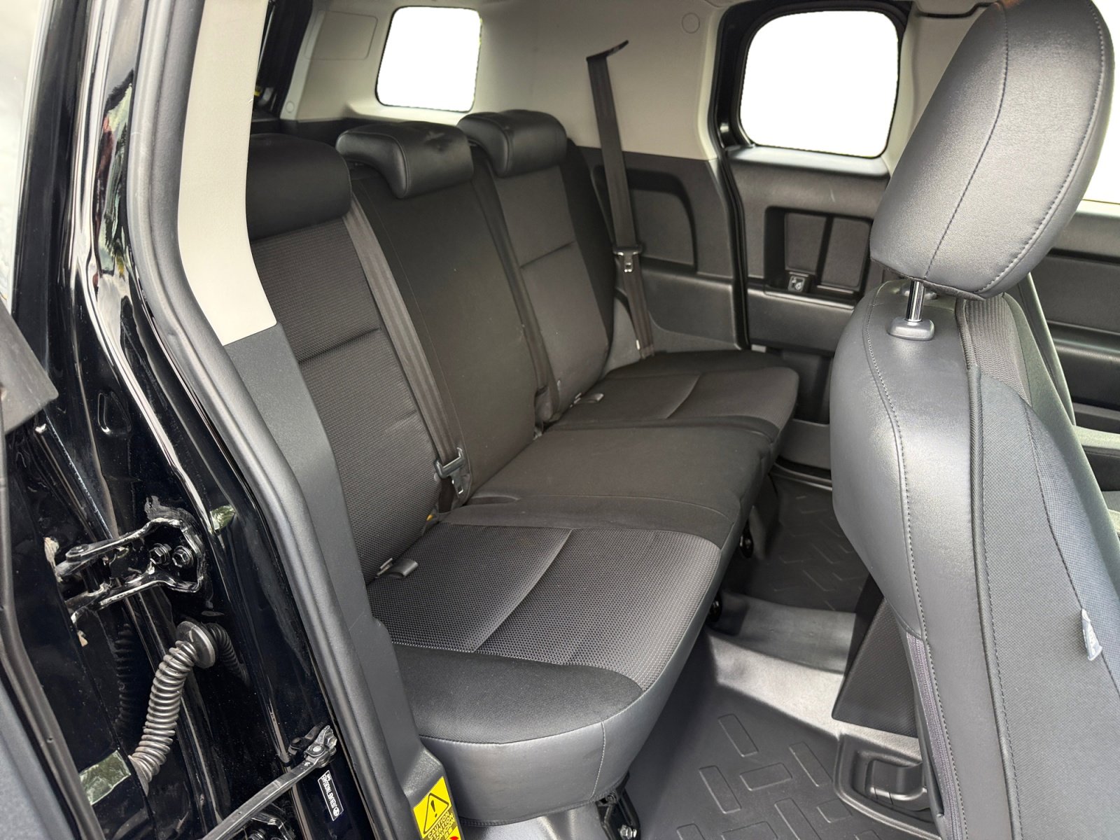 Used 2010 Toyota FJ Cruiser 4WD image 17