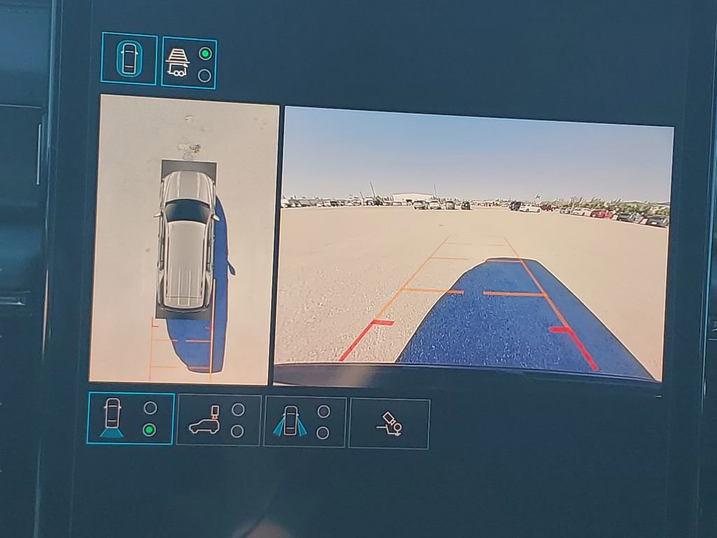 Used 2025 GMC Yukon AT4 w/ AT4 Premium Package image 17