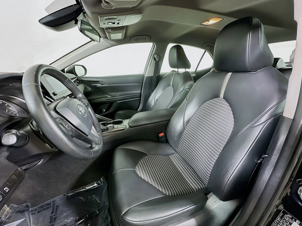 Used 2022 Toyota Camry SE image 15