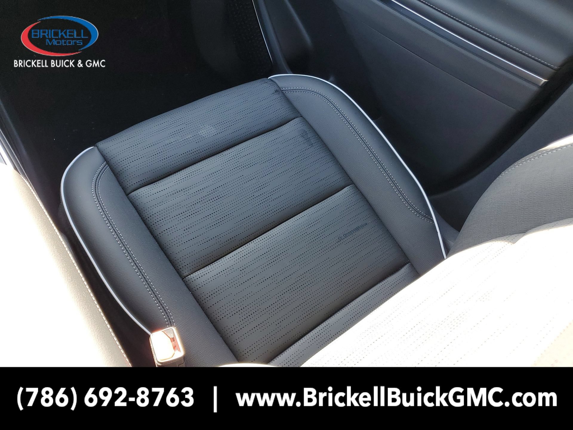 New 2025 Buick Enclave Sport Touring w/ Power Package FWD image 17