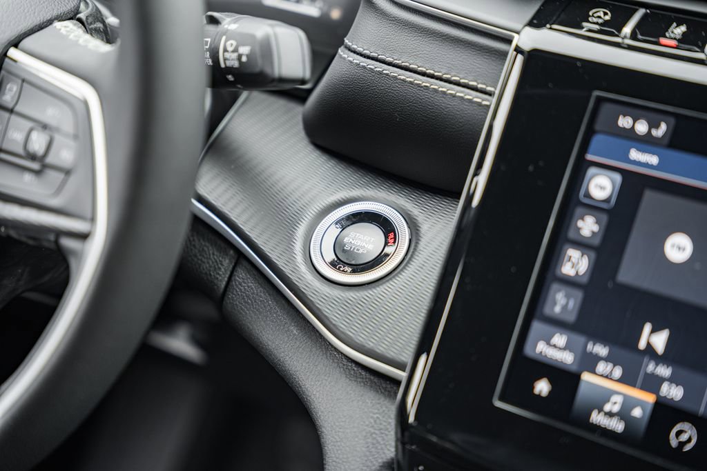 New 2025 Jeep Grand Cherokee Laredo X w/ Luxury Tech Group I image 25