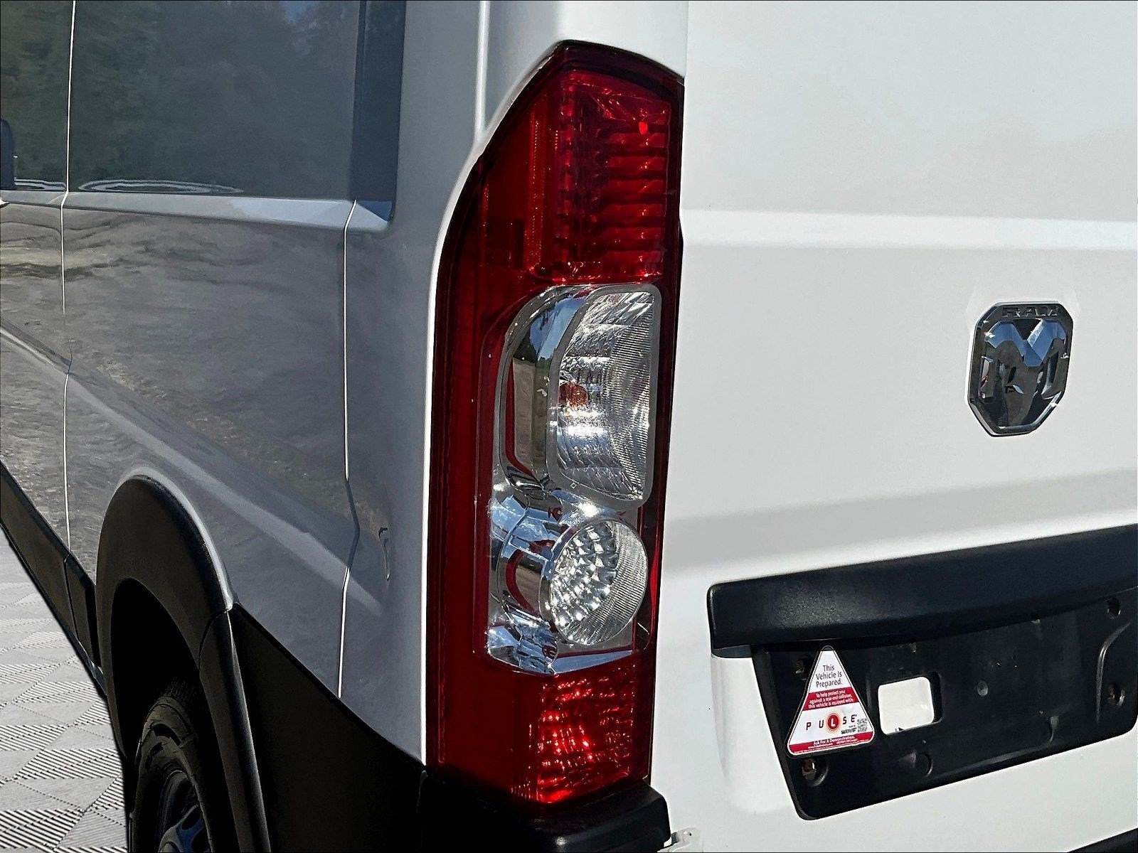 Used 2025 RAM ProMaster 2500 w/ Convenience Group FWD image 21