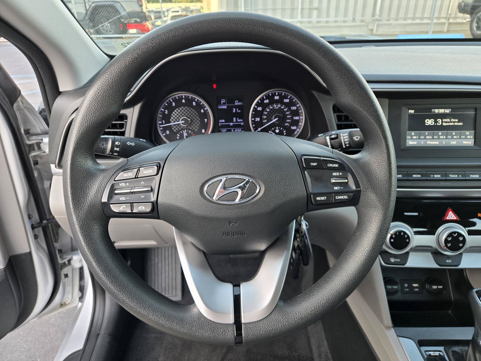 Used 2019 Hyundai Elantra SE FWD image 14