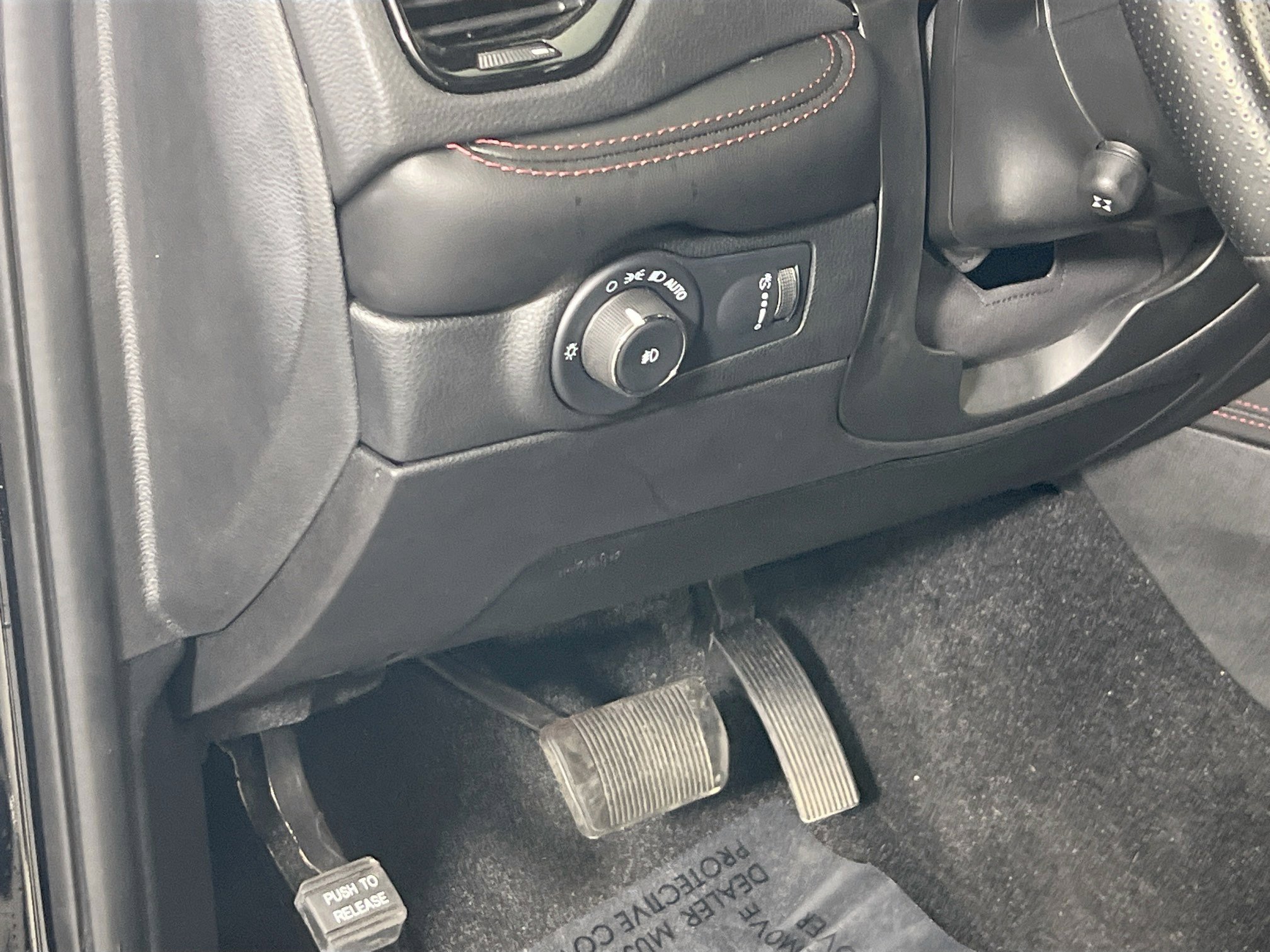 Used 2022 Dodge Durango R/T w/ Blacktop Package image 10