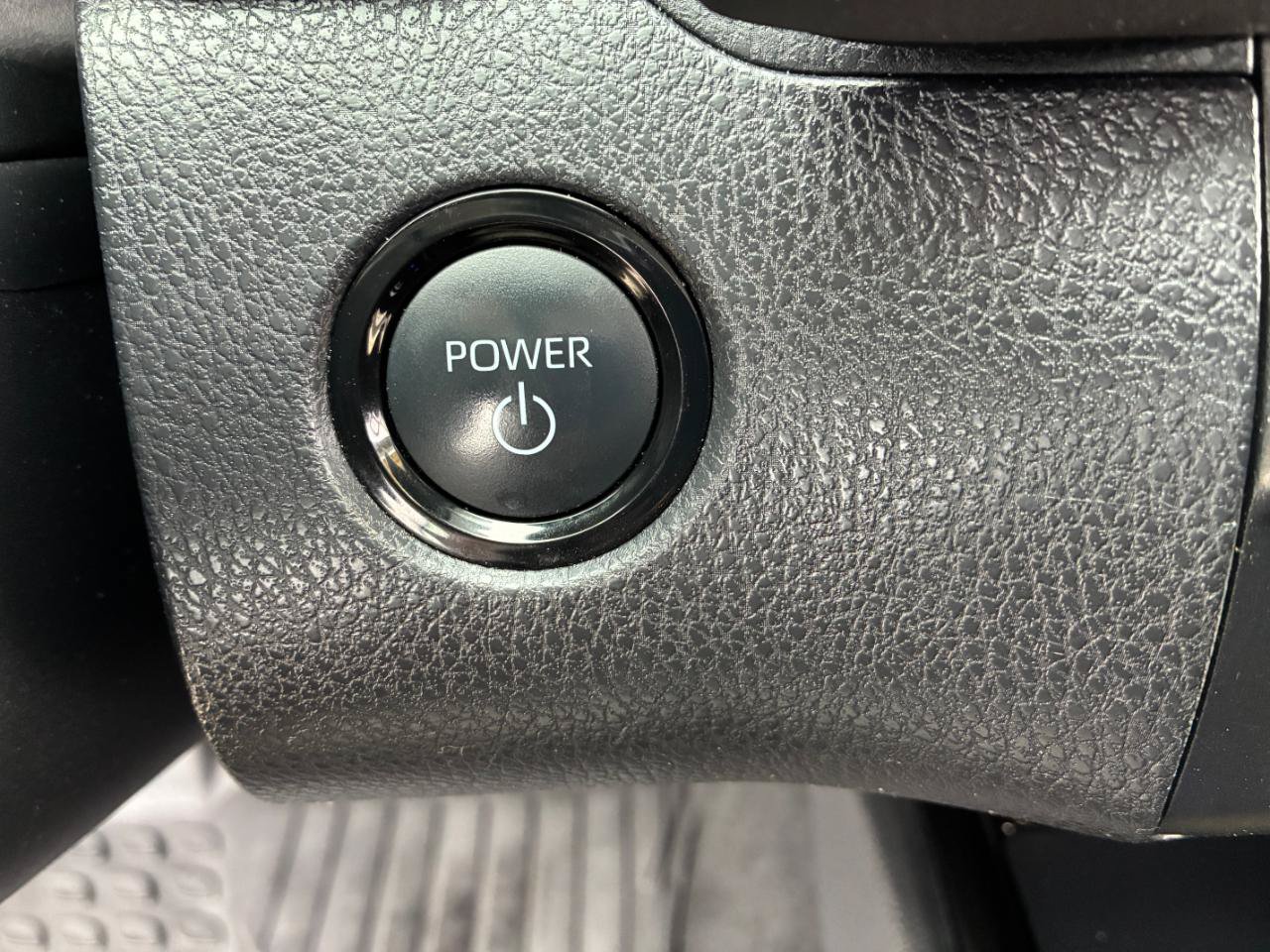 Used 2025 Toyota Camry XLE FWD image 25
