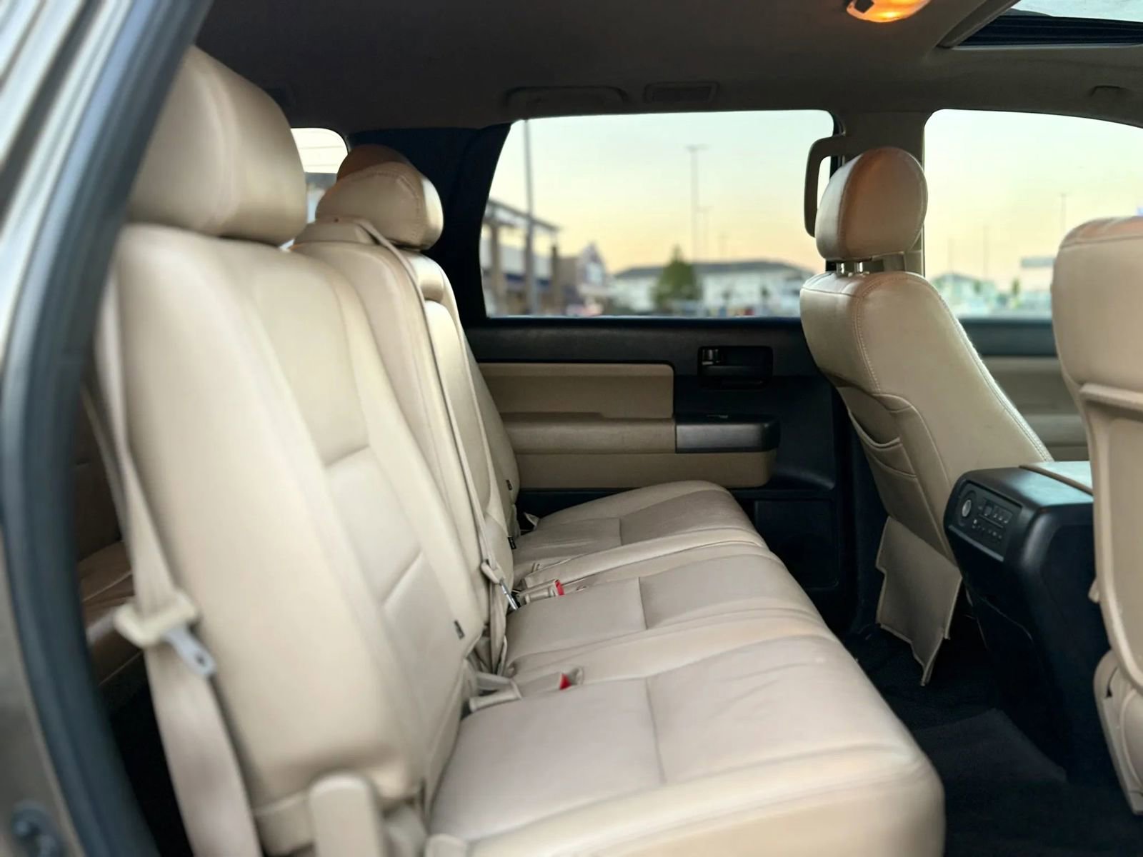 Used 2012 Toyota Sequoia SR5 RWD image 19