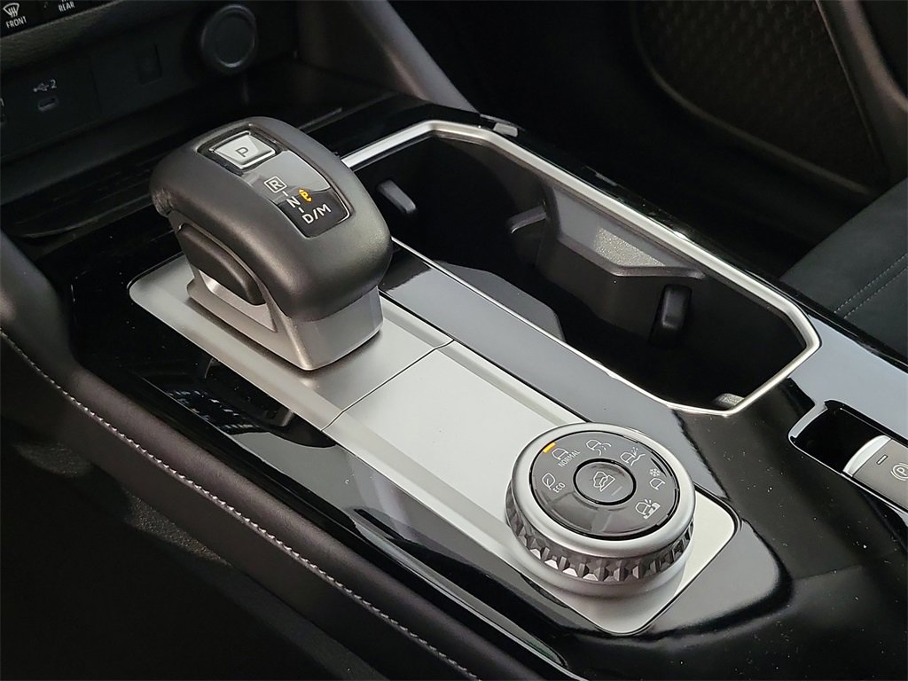 New 2025 Mitsubishi Outlander SE image 24