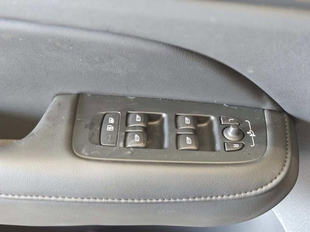 Used 2025 Volvo S60 B5 Plus image 28