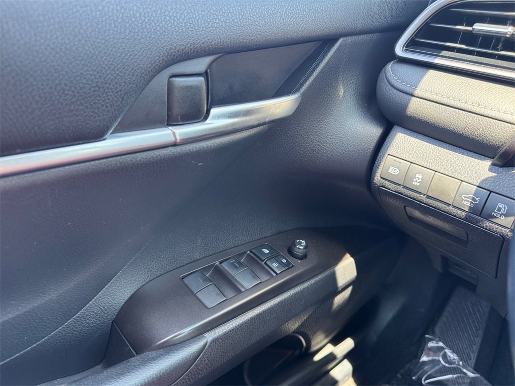 Used 2022 Toyota Camry SE image 20