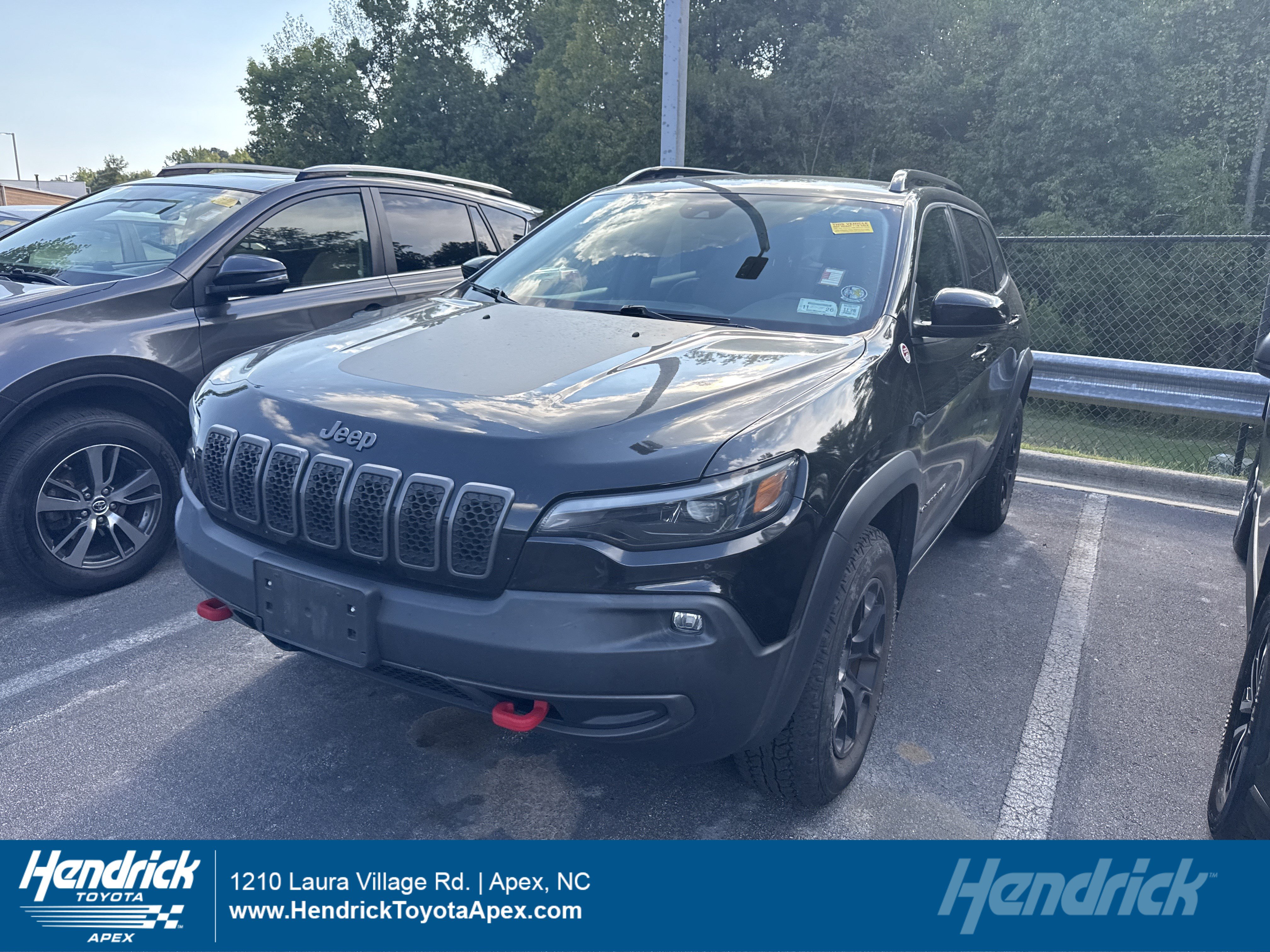 Used 2022 Jeep Cherokee Trailhawk w/ Premium Leather Package AWD/4WD image 1
