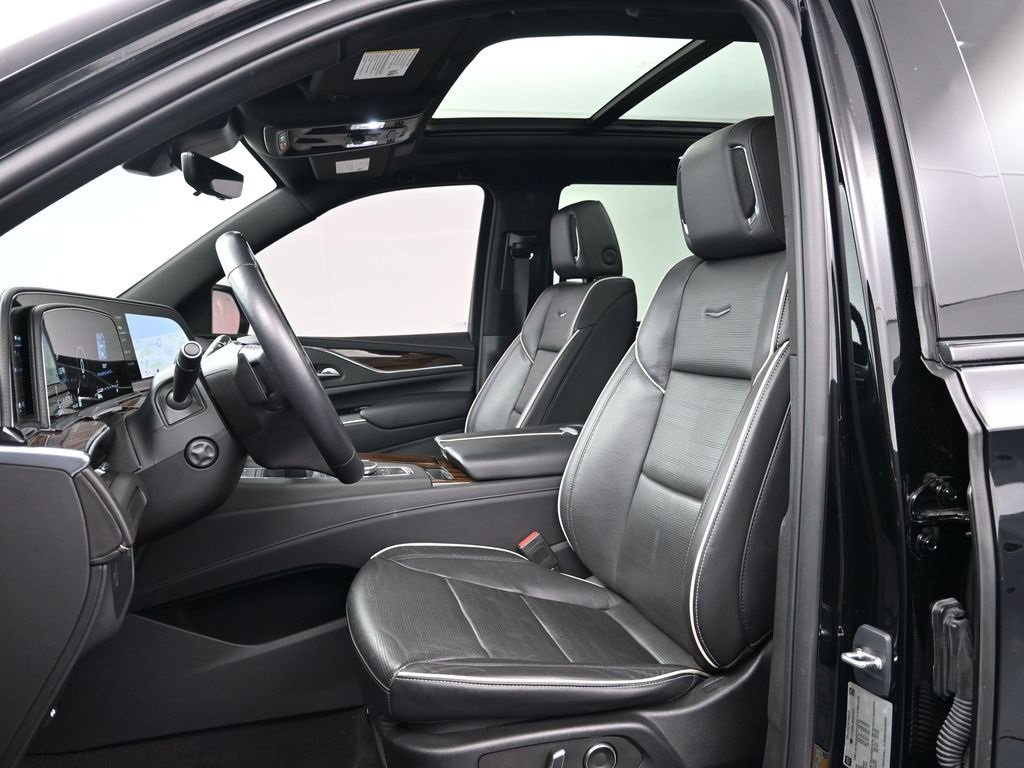 Used 2023 Cadillac Escalade Premium Luxury image 5
