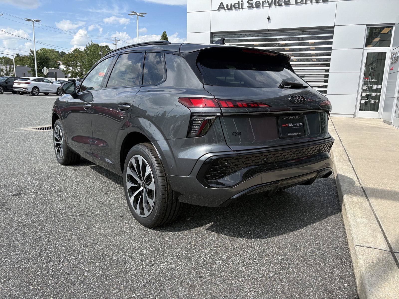 New 2026 Audi Q3 quattro 2.0T AWD/4WD image 3
