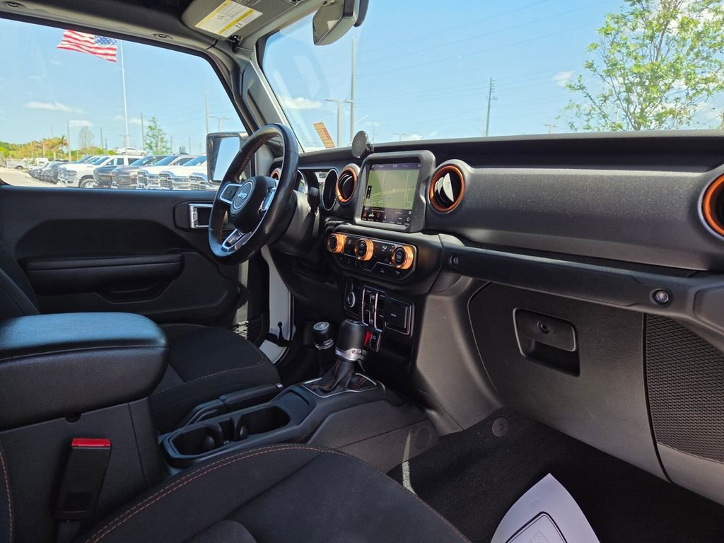 Used 2023 Jeep Gladiator Mojave AWD/4WD image 9