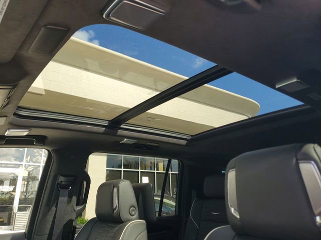 New 2024 Cadillac Escalade ESV V w/ LPO, ONYX Package AWD/4WD image 30