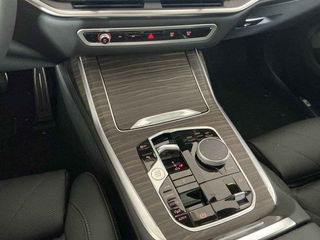 Used 2026 BMW X7 xDrive40i w/ M Sport Package image 14