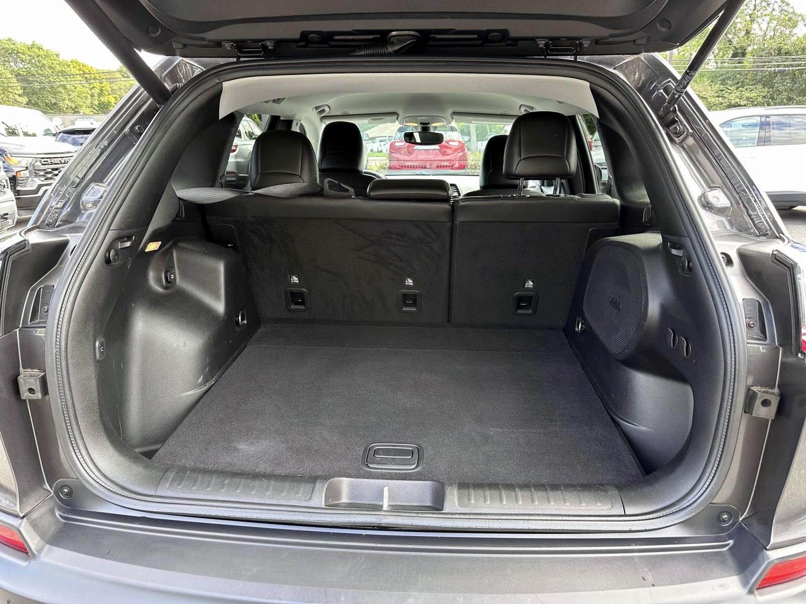 Used 2019 Jeep Cherokee Limited AWD/4WD image 7