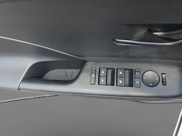 Used 2024 Hyundai Kona SEL FWD image 31