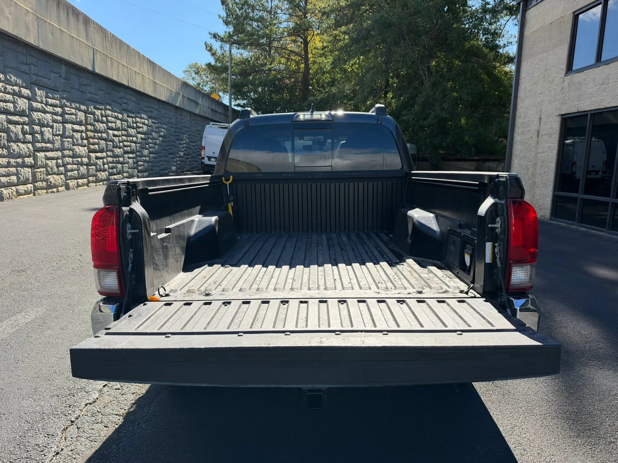 Used 2019 Toyota Tacoma TRD Off-Road AWD/4WD image 33