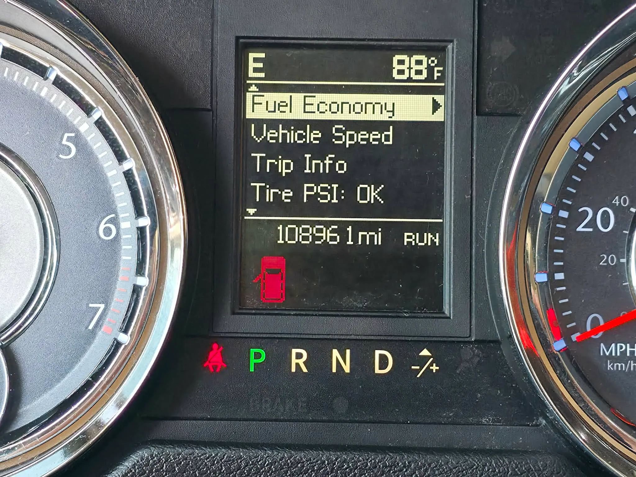Used 2014 Chrysler Town & Country Touring-L w/ Driver Convenience Group FWD image 22