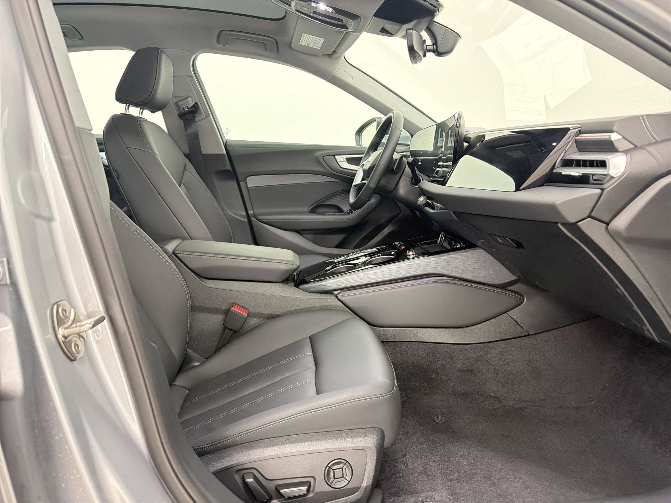 Used 2025 Audi A5 2.0T Premium w/ Convenience Package image 26